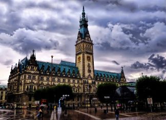 Zehntausende für G20-Demo erwartet Eine Gegen-Demostartion zum G20-Gipfel soll vom Hamburger Rathaus zur Messe führen.