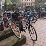 Fahrräder am Bahnhof Altona