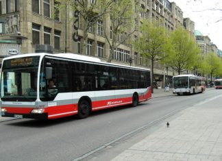 Busse auf Bestellung Der HVV testet ab November 2017 einen Rufbus-Service. Foto: Ingolf_flickr_cc by-sa 2.0