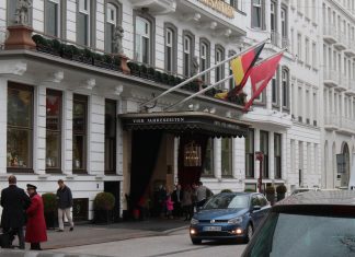 Trump und Putin auf Zimmersuche Hotel „Vier Jahreszeiten“ soll Trump und Putin abgelehnt haben