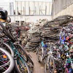 Polizei findet 1.700 gestohlene Fahrräder Zahlreiche Fahrräder stehen am 25.04.2017 in Hamburg auf einem Firmengelände.