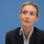 Bündnis gegen Rechts stellt sich gegen Alice Weidel – Aufruf zur Demo AfD-Politikerin Alice Weidel spricht im Hamburger Rathaus. Foto: Soeren Stache/DPA