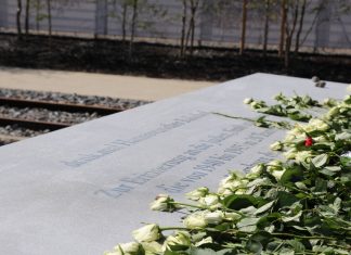 Gedenkort für Deportierte in der HafenCity eingeweiht Einweihung Gedenktafeln Hannoverscher Bahnhof Gedenkort