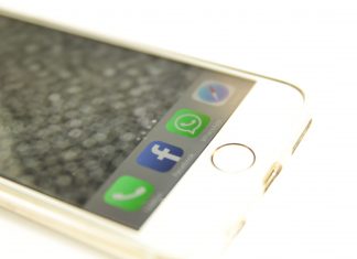 Facebook muss 110 Millionen Euro Strafe zahlen Aufgrund falscher Angaben bei der Fusion mit WhatsApp muss Facbeook nun eine hohe Strafe zahlen.