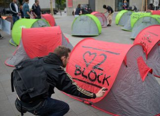 “Yes, we camp” – Gegner wollen Gipfel mit Zelten stören