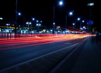 Achtung: Fünf neue Radarfallen Insgesamt überwachen in Hamburg knapp 40 Blitzer das Tempo der Fahrzeuge.