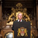 Bürgermeister Scholz eröffnet Weltkongress im Rathaus Bürgermeister Olaf Scholz im Rathaus. Foto: Christophe Gateau/DPA