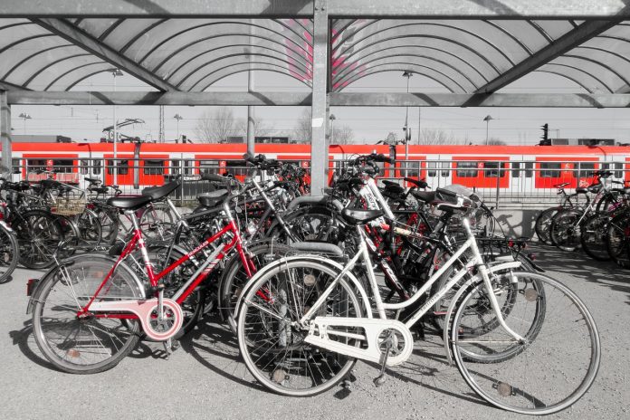 Abstellplatz, Fahrrad, Bahnstation