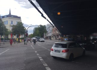 Geplantes Fahrverbot würde 70 Prozent der Diesel-Fahrzeuge treffen Max-Brauer-Allee wäre durch geplantes Fahrverbot betroffen. Foto: Lesley-Ann Jahn