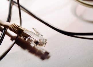 So schnell sind die Anbieter in Hamburg tatsächlich Internetgeschwindigkeit: Netzwerkkabel