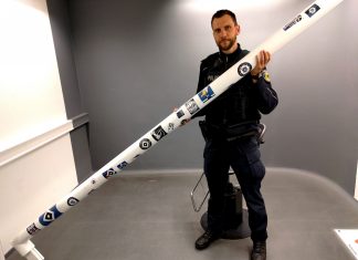 HSV-Fans klauen Torlatte