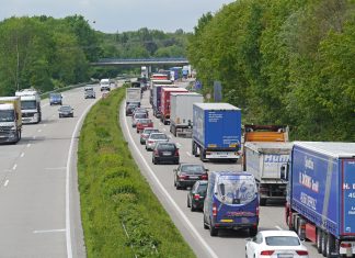 Grenzöffnung zu Dänemark: Stau auf der A7 Stau auf der Autobahn