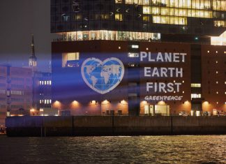 Greenpeace nutzt Elphi als Klimaschutzzeichen Greenpeace_Aktion_Elbphilharmonie