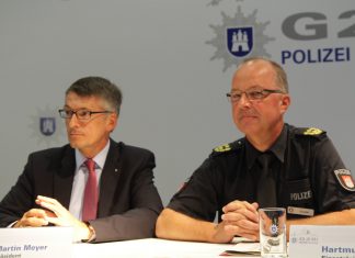 Der größte Einsatz der Hamburger Polizeigeschichte Polizeipräsident Ralf Martin Meyer und Einsatzleiter Hartmut Dudde. Foto: Catalina Langer