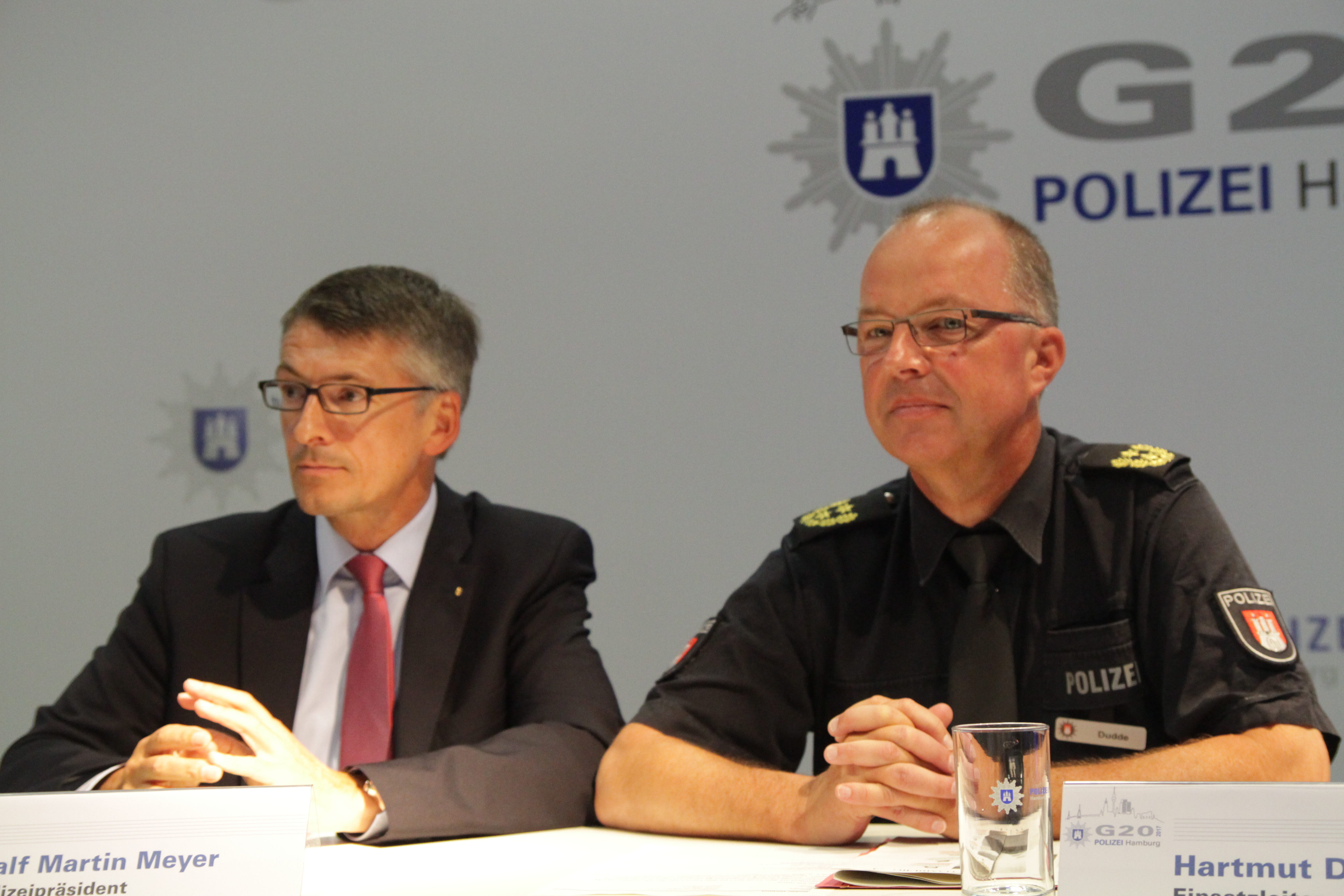 Polizeipräsident Ralf Martin Meyer während der Pressekonferenz. Foto: Catalina Langer