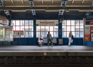 7 Dinge, die nur HVV-Nutzer kennen HVV Rödingsmarkt Hamburg U Bahn