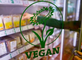 Bezeichnung “Pflanzenkäse” offiziell verboten Kühlschrank-mit-veganen-Produkten