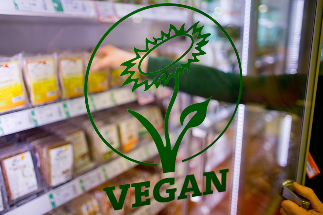 Kühlschrank-mit-veganen-Produkten