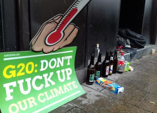 “Bei aller Kritik, Dialog ist immer etwas Fruchtbares.” G20-Protest auf dem Hamburger Rathausmarkt. Foto: Mats Mumme