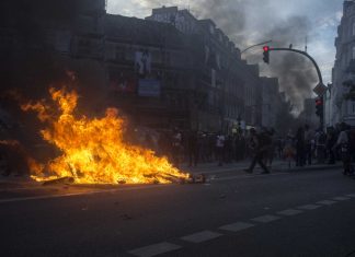 Polizei bittet um Hinweise Nach der Nacht im Schanzenviertel bittet die Polizei um Hinweise.