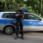 Hum_of_G20_Polizist2