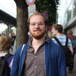 “Ich bin ein Befürworter von G20” Fabi (23) lief bei "Hamburg zeigt Haltung" mit. Foto: Catalina Langer