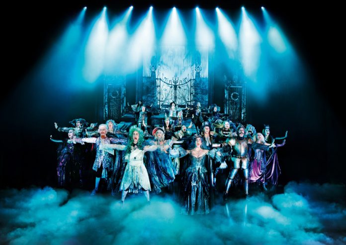 Das Musical TANZ DER VAMPIRE ist ab April 2016 wieder im Berliner Stage Theater des Westens zu sehen, vorauss vom 24. April 2016 bis 25. September 2016. Infos und Karten auf musicals.de