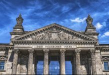 Hamburger demonstrieren gegen AfD Symbolfoto Bundestag zur Bundestagswahl 2017