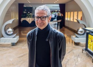 „Die Gentrifizierung bin ich“: Vom Hausbesetzer zum Yuppie Thomas Haemmerli im Foyer des Grand Elysée Hotels in Hamburg