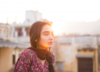 “Wenn du die westliche Welt annimmst, bist du ganz alleine” Maria Mozhdah in "What will people say"