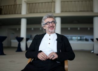 Wim Wenders erhält Douglas-Sirk-Preis Der Regisseur Wim Wenders "Der Himmel über Berlin"