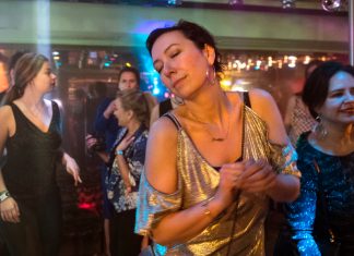 Das Hinterfragen der Schuld Szene aus "Meine fremde Freundin": Judith fühlt sich befreit.