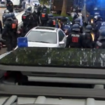 Polizei startet bundesweite G-20-Razzia Polizeieinsatz am Rondenbarg. Quelle: Polizeivideo