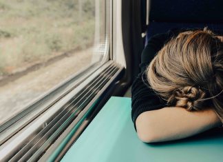 Meine depressive Mutter und Schwester Wenn Menschen unter Depressionen leiden, leiden Angehörige auch. Foto: Abbie Bernet/Unsplash