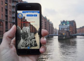 Speicherstadt: Kostenfreies WLAN und VR-App Ein Iphone 7 mit der geöffneten App «Speicherstadt digital. Foto: Georg Wendt/dpa