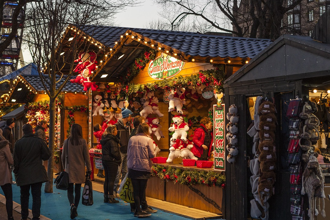 Ein Besuch auf dem Weihnachtsmarkt ist nicht immer nur besinnlich. Foto: pixabay