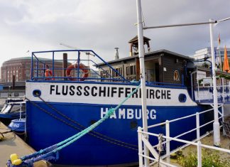 Die Kirche auf dem Wasser Flussschifferkirche Hamburg