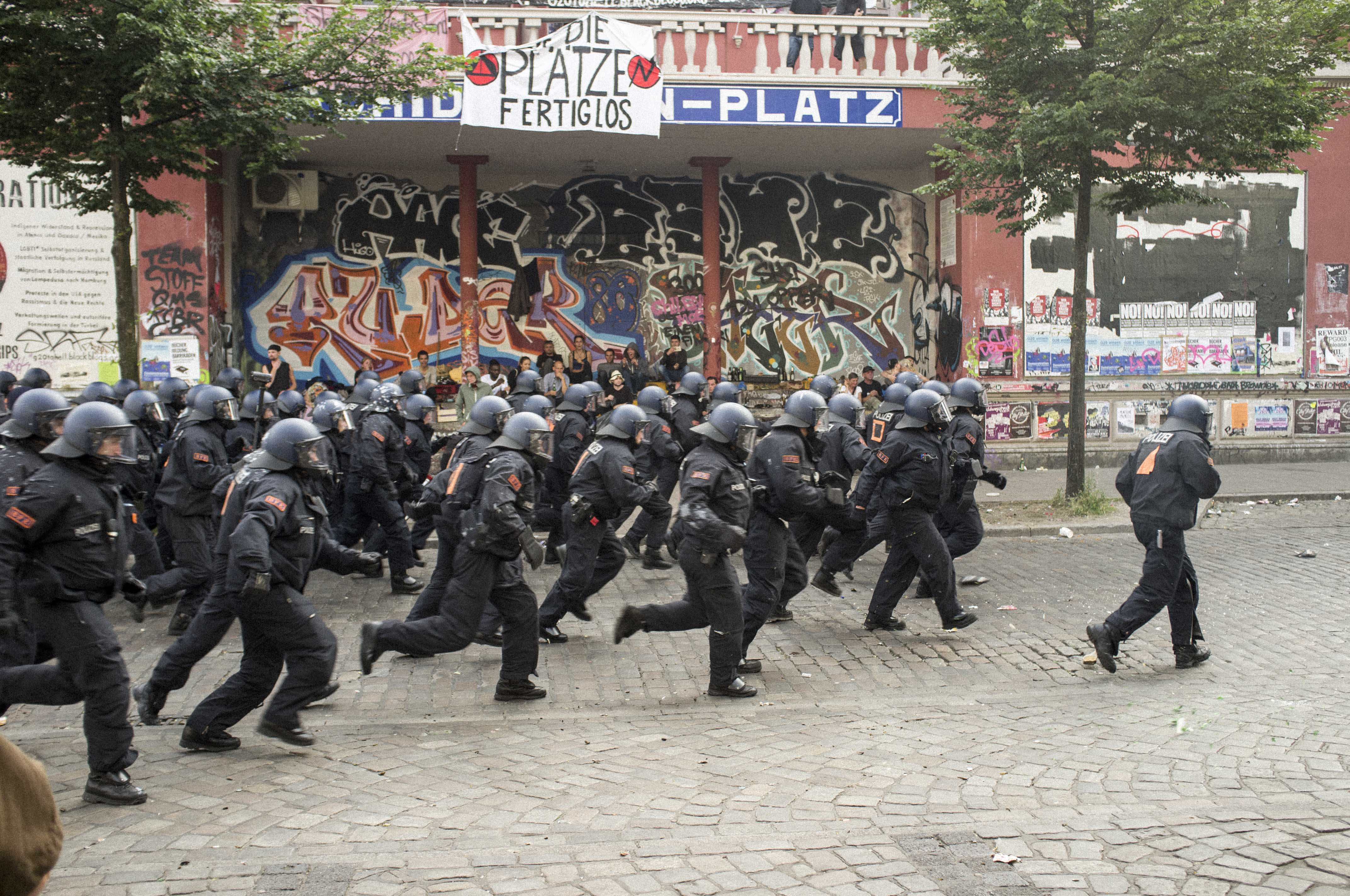 Der Landeschef der Polizeigewerkschaft befürchtet Ausschreitungen wie beim G20-Gipfel. (Archivbild) Foto: Lukas Schepers