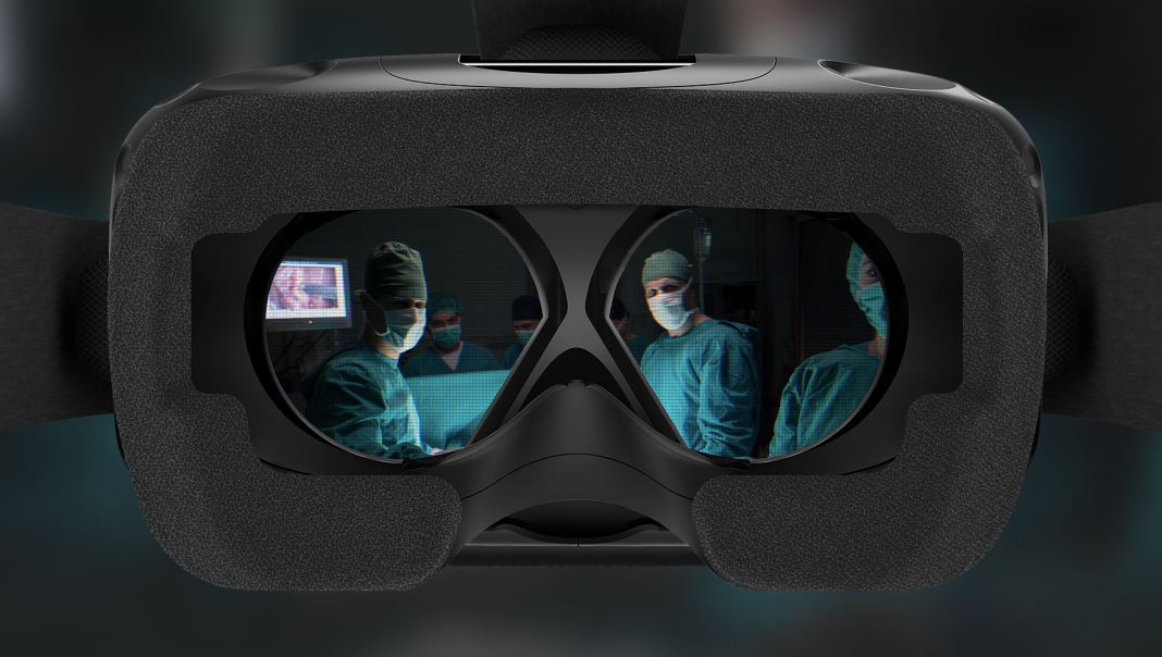 Mit der Virtual Reality Brille in den virtuellen OP-Saal. Alle Fotos: VIREED