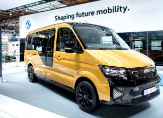 Elektrische Sammeltaxis genehmigt Elektrofahrzeug von Moia