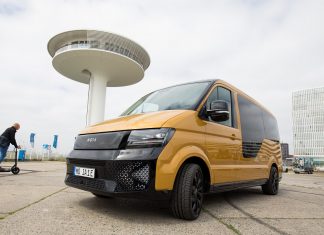 Hamburgs große Pläne für die Straße Der "On-Demand-Shuttle MOIA" der VW-Tochter MOIA ist auf dem New Mobility Day in der Hafencity zu sehen.
