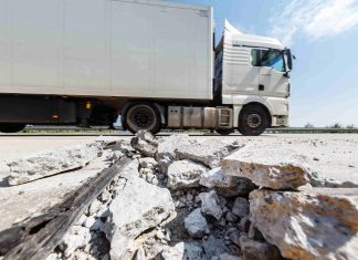 Auf der A1 droht drei Wochen lang Stau Straßenschäden auf der A1