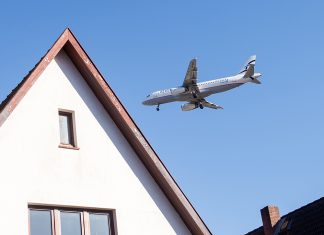 Mehr Flugbetrieb über der Innenstadt Flugbetrieb über Innenstadt nimmt zeitweise zu.