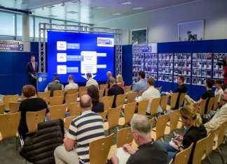 Zweite Öffentlichkeitsfahndung zu G20 gestartet Polizeipressesprecher Timo Zill erläutert Journalisten die Funktion der Öffentlichkeitsfahndung zu G20.