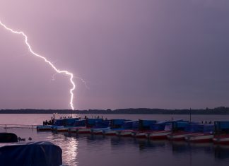 Unwetter in Hamburg: Starkregen und Gewitter vorhergesagt Unwetter am Zwischenahner Meer in Niedersachsen