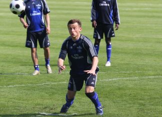 Auch Hamburg kann WM Ivica Olic beim HSV-Training - auch er ist im Hamburger WM-Kader