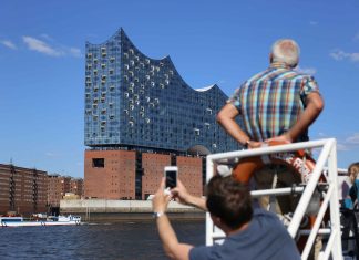 Tourismus in Hamburg stark eingebrochen Tourismus in Hamburg: Elbphilharmonie