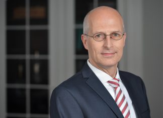 Hamburgs Bürgermeister fordert zwölf Euro Mindestlohn Peter Tcshentscher