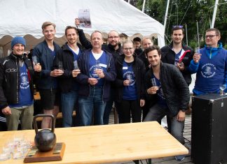 HAW-Segler auf Platz drei Das Team der HAW nach der Regatta. Foto: Ted Koob