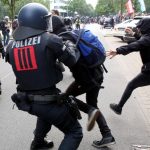 Hielten Polizisten Demonstranten zu Unrecht fest? G20-Demonstranten zu unrecht festgenommen?